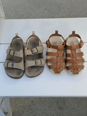 OshKosh B'gosh Toddler Boys 10 Tan and Brown Kids Sandal Pair